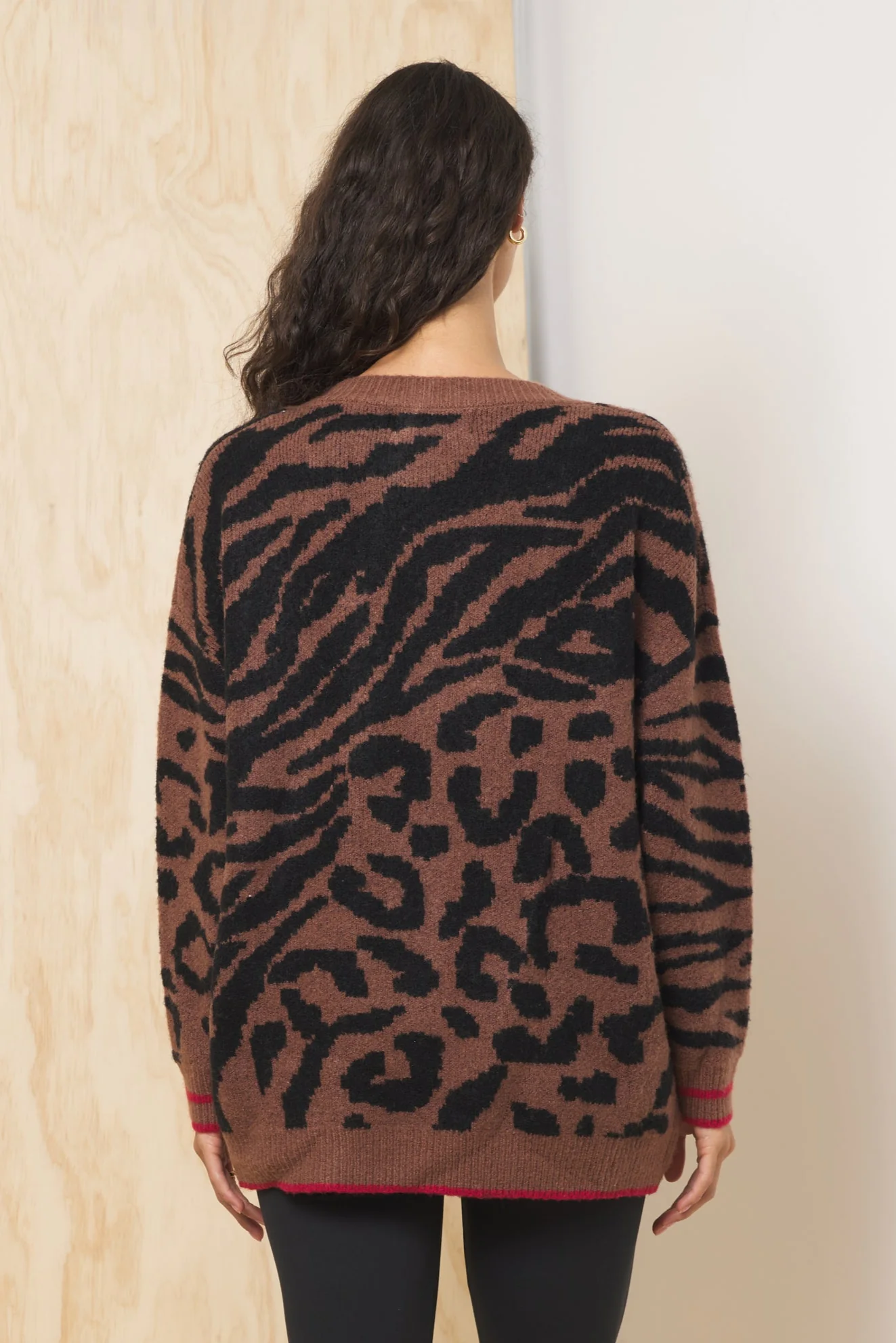 V Neck Jacquard Sweater - Image 3
